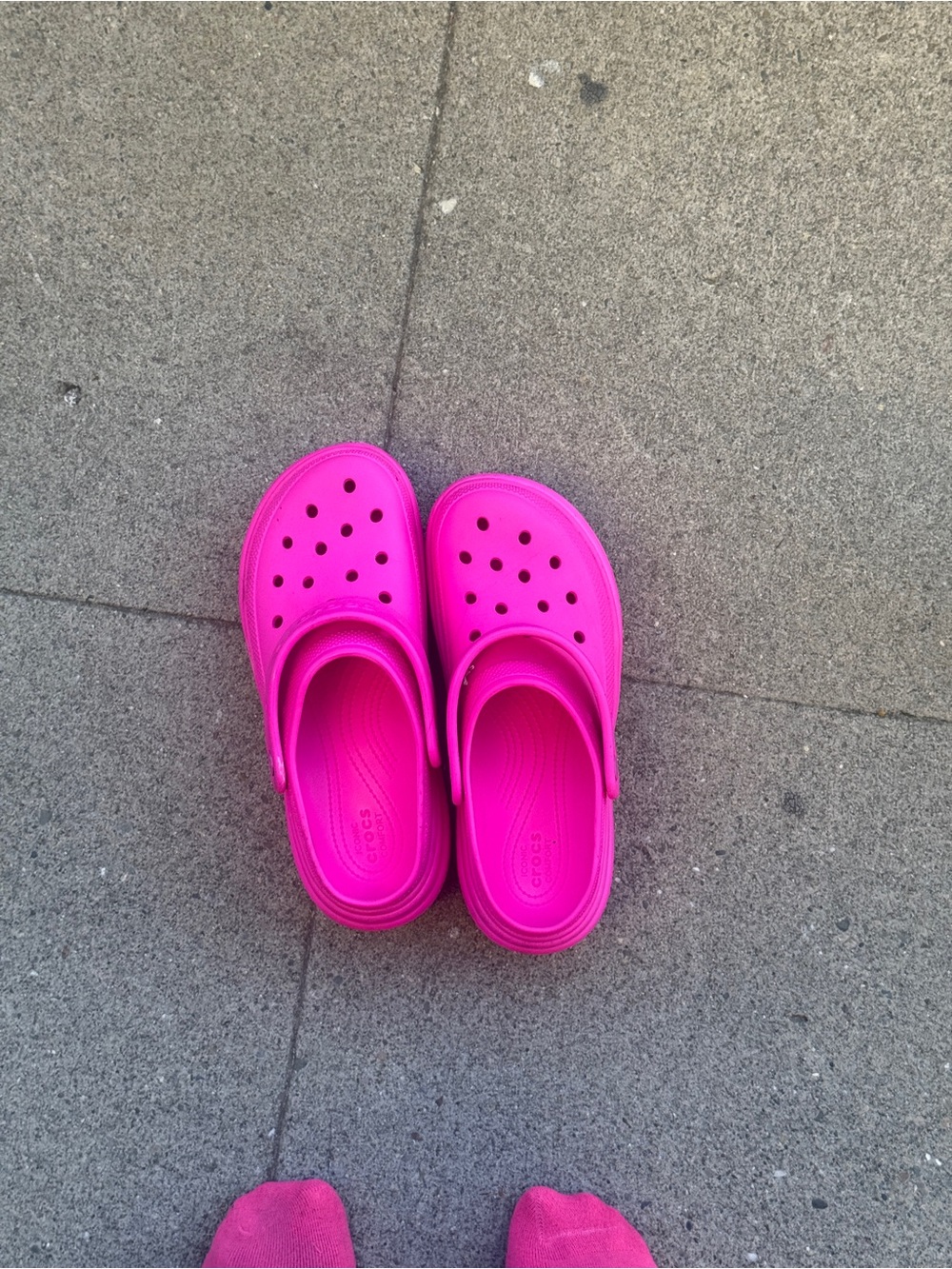 Mens 10 Bright hot Pink Clog Shoes - Lightweight Comfort platforms